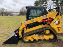 2024 CAT 259D3 RUBBER TRACKED SKID STEER SN:CW930796 powered by Cat C3.3B DIT EPA Tier 4F diesel