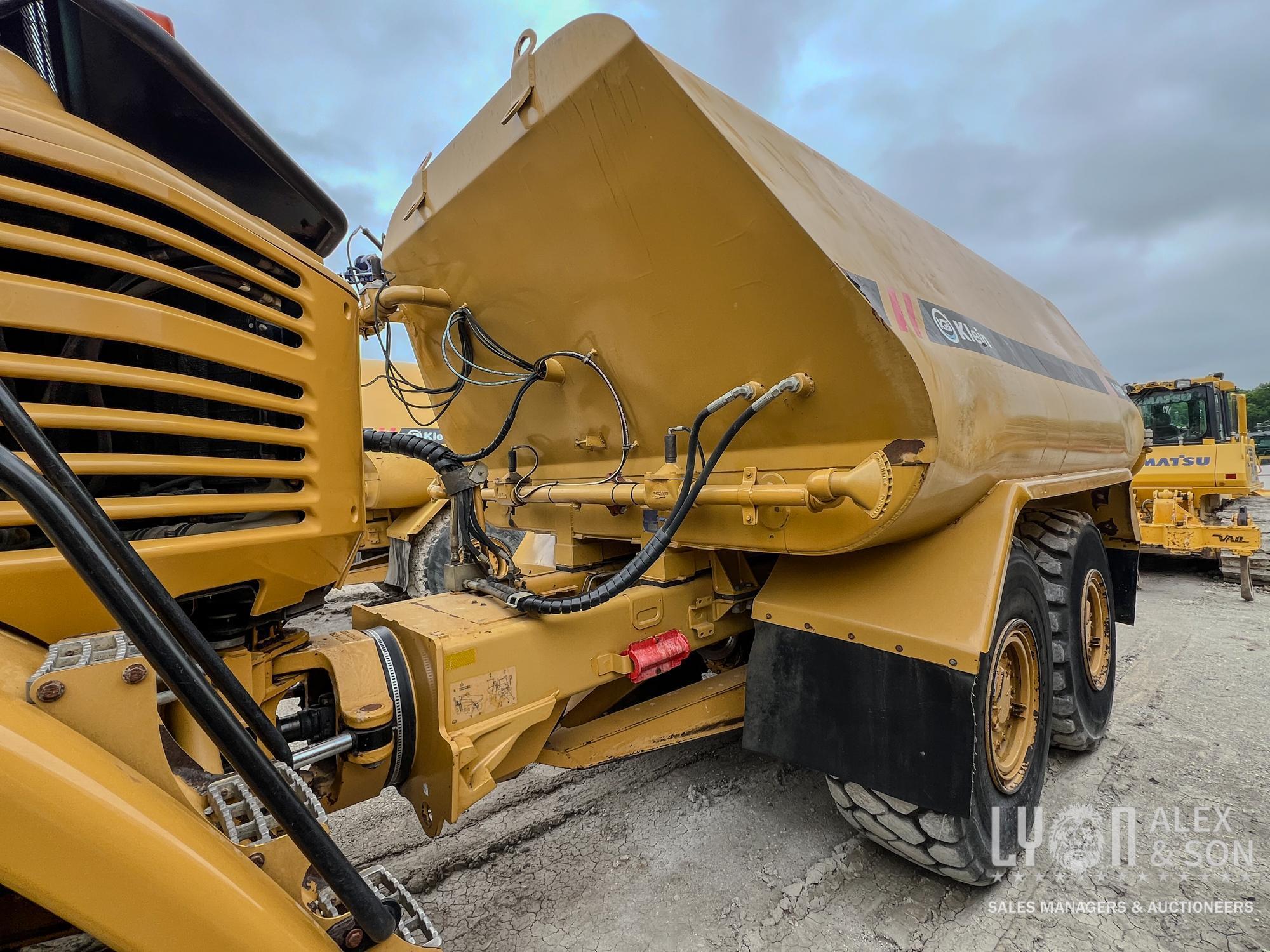 2013 CAT 725 WATER TRUCK SN:CAT00725EB1L03059 6x6, powered by Cat diesel engine, equipped with Cab,