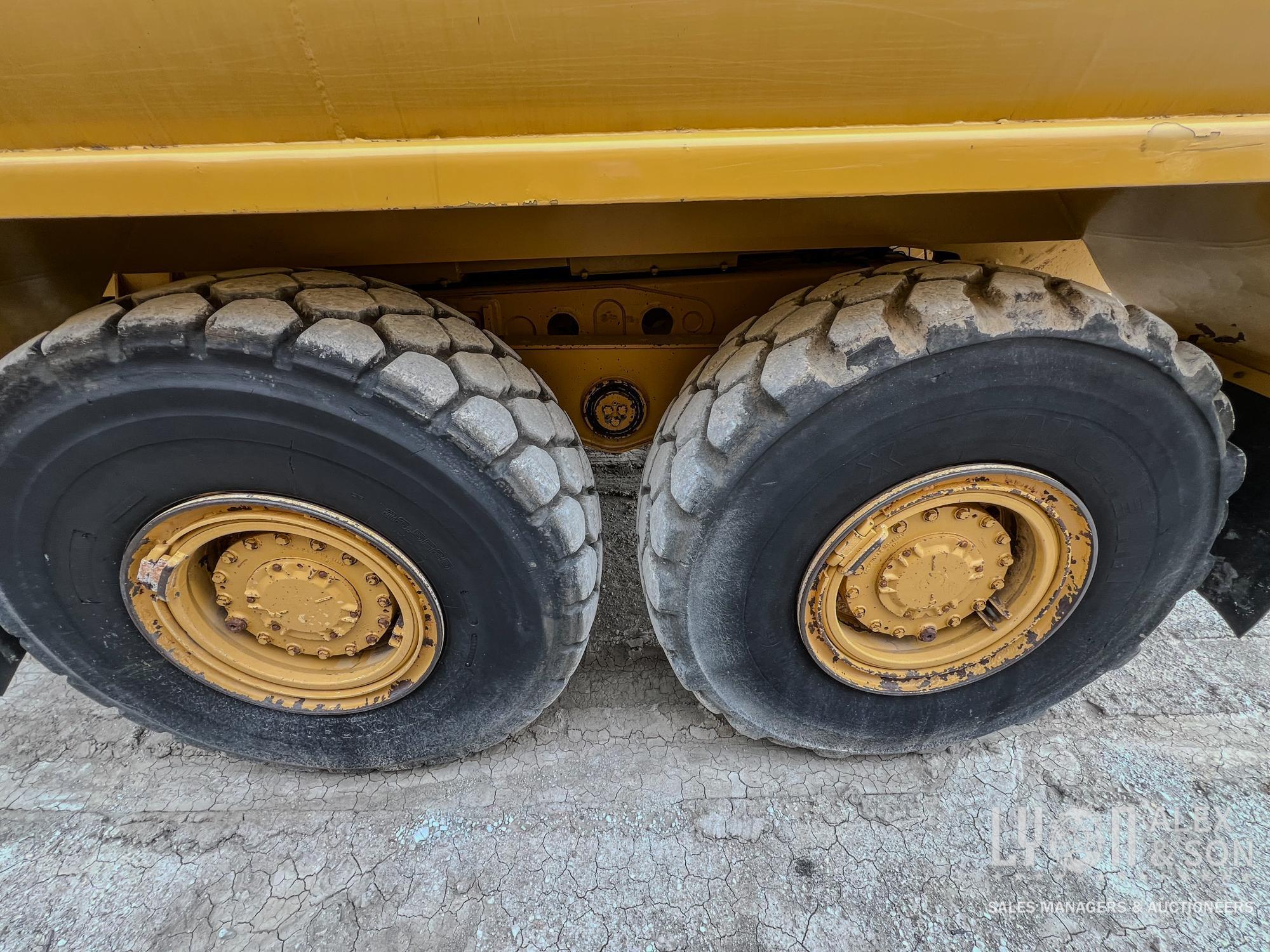 2013 CAT 725 WATER TRUCK SN:CAT00725EB1L03059 6x6, powered by Cat diesel engine, equipped with Cab,