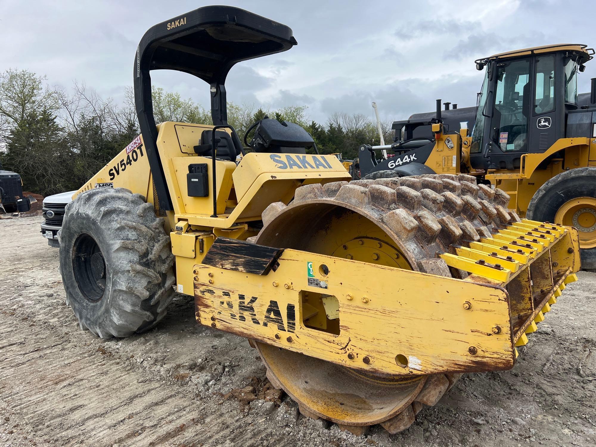 2014 SAKAI SV540T VIBRATORY ROLLER SN:10289 powered by Cummins diesel engine, equipped with OROPS,