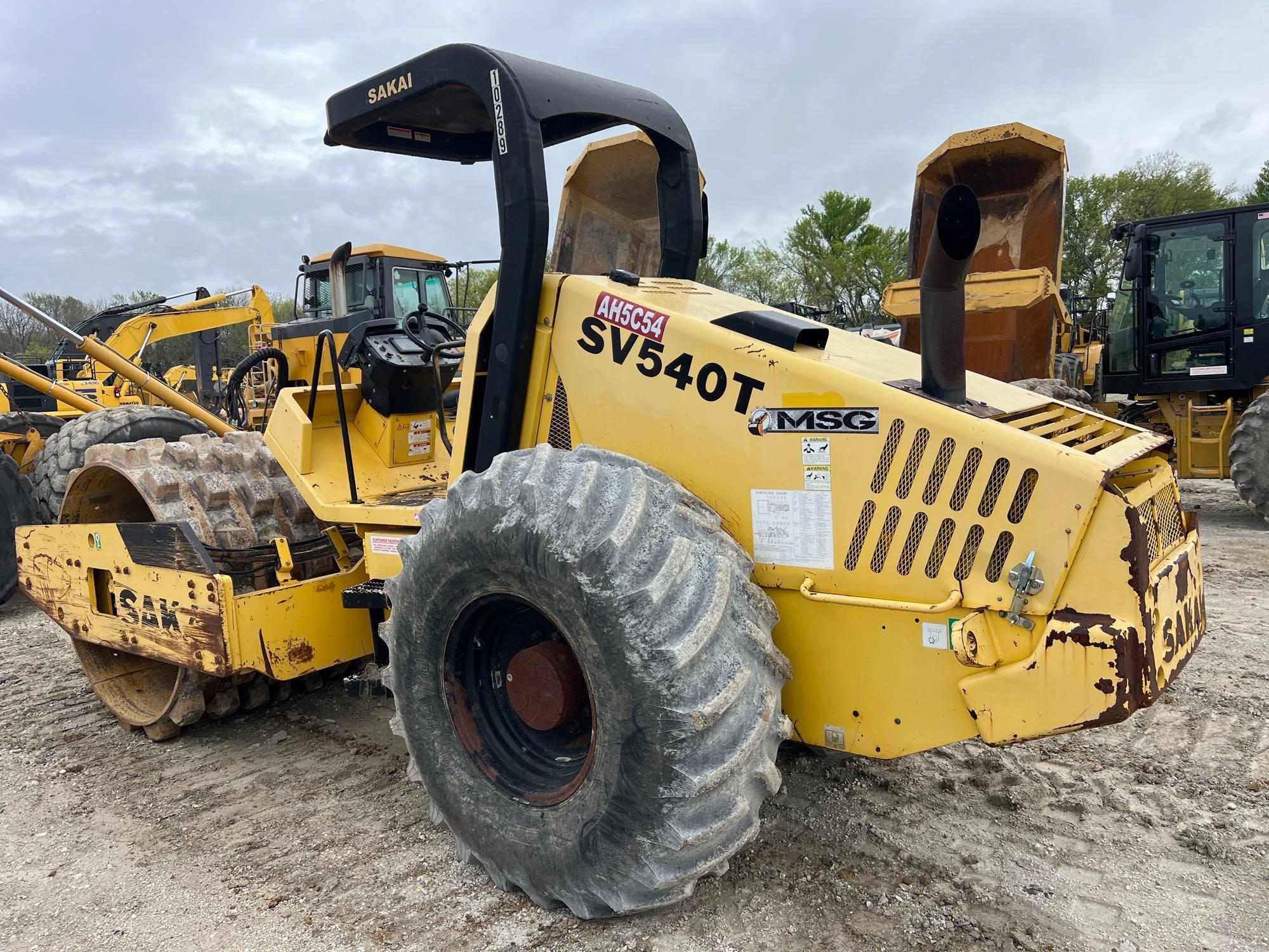 2014 SAKAI SV540T VIBRATORY ROLLER SN:10289 powered by Cummins diesel engine, equipped with OROPS,