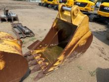 CAT 36IN. DIGGING BUCKET EXCAVATOR BUCKET 320 linkage.