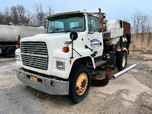 1995 FORD L7000 SWEEPER VN:1FDXR72C5SVA67117 powered by Cummins ISB diesel engine, equipped with