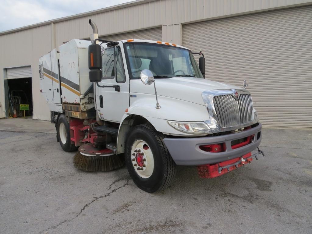 2012 International 4300 Sweeper 2WD