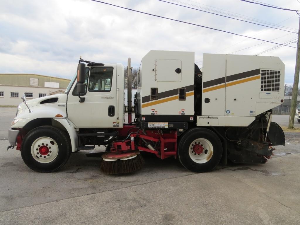 2012 International 4300 Sweeper 2WD