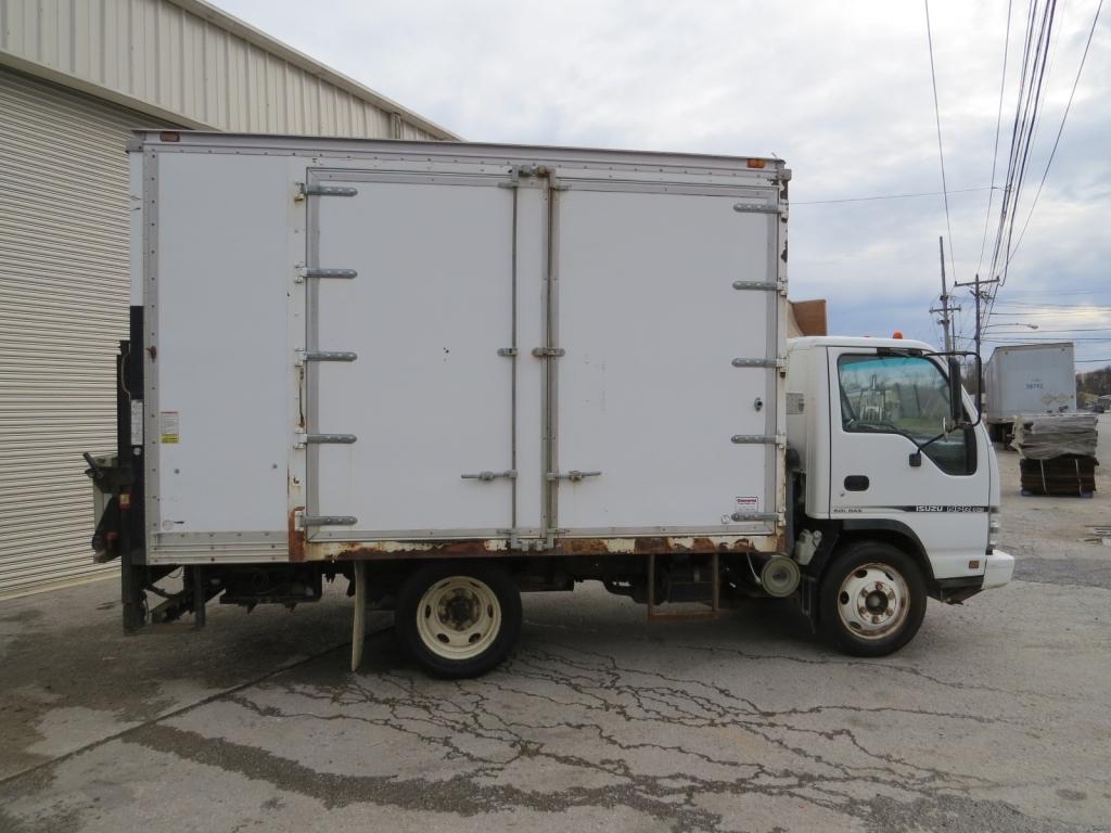 2007 Isuzu NPR Box Truck 2WD