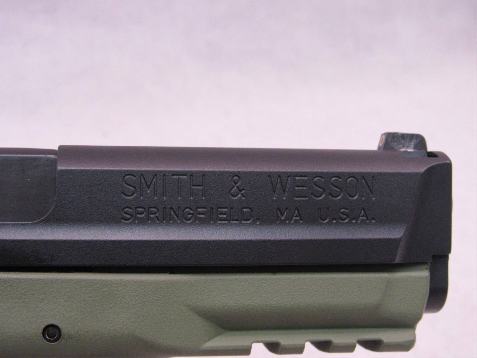 Smith & Wesson M&P9 9mm