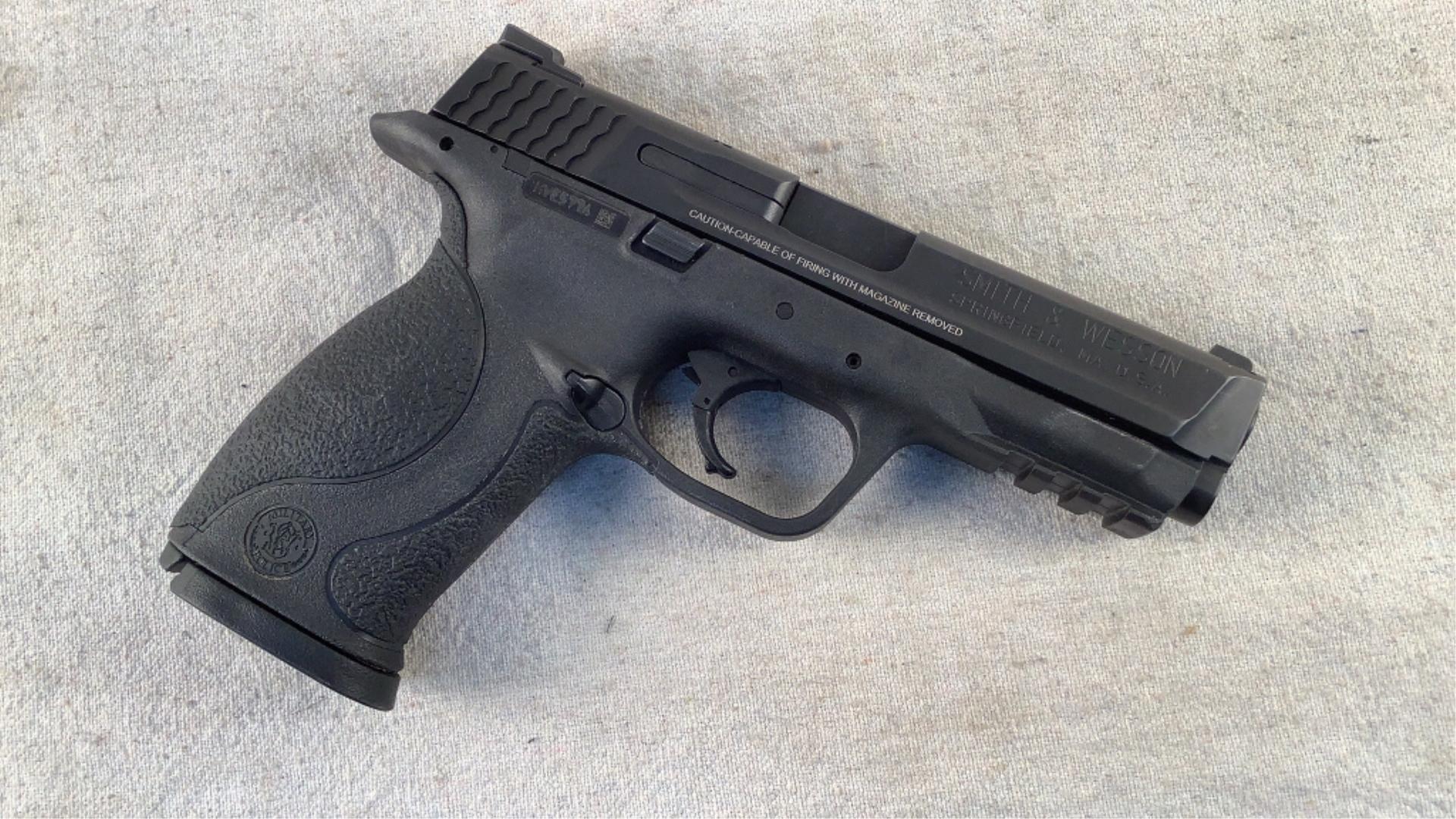 Smith & Wesson M&P40 Pistol 40 S&W