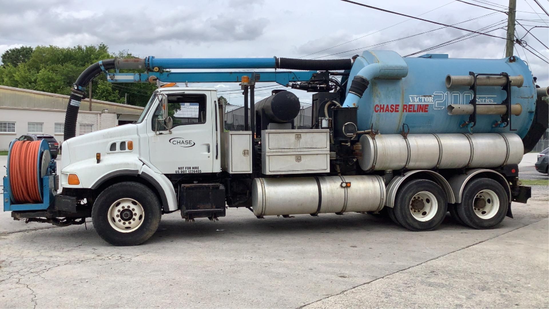 1998 Ford LT9513 Vacuum Truck 4x2