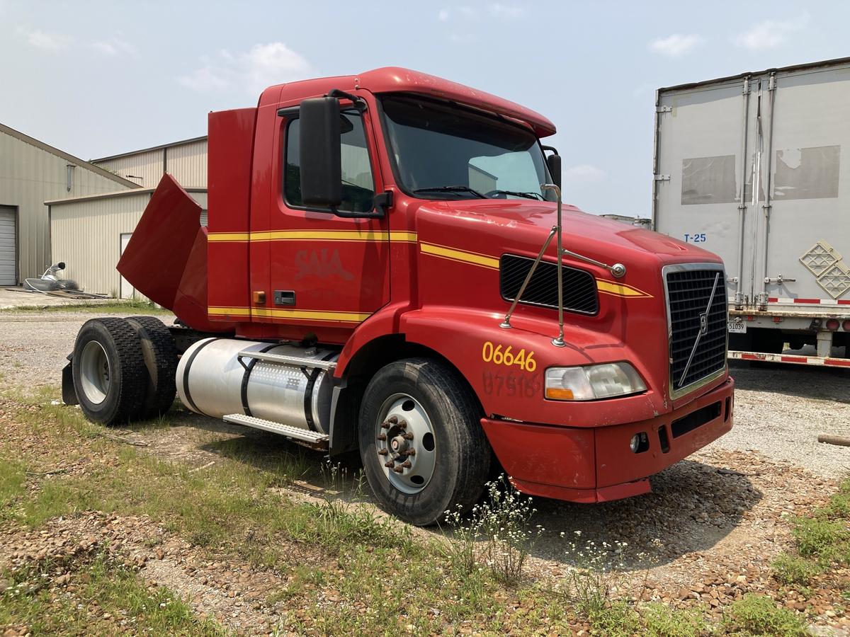 2006 Volvo VNM Day Cab Day Cab *INOP* 2WD