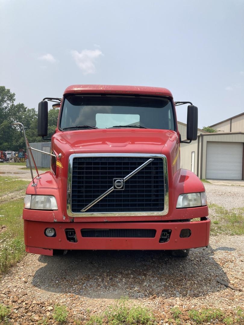 2006 Volvo VNM Day Cab Day Cab *INOP* 2WD