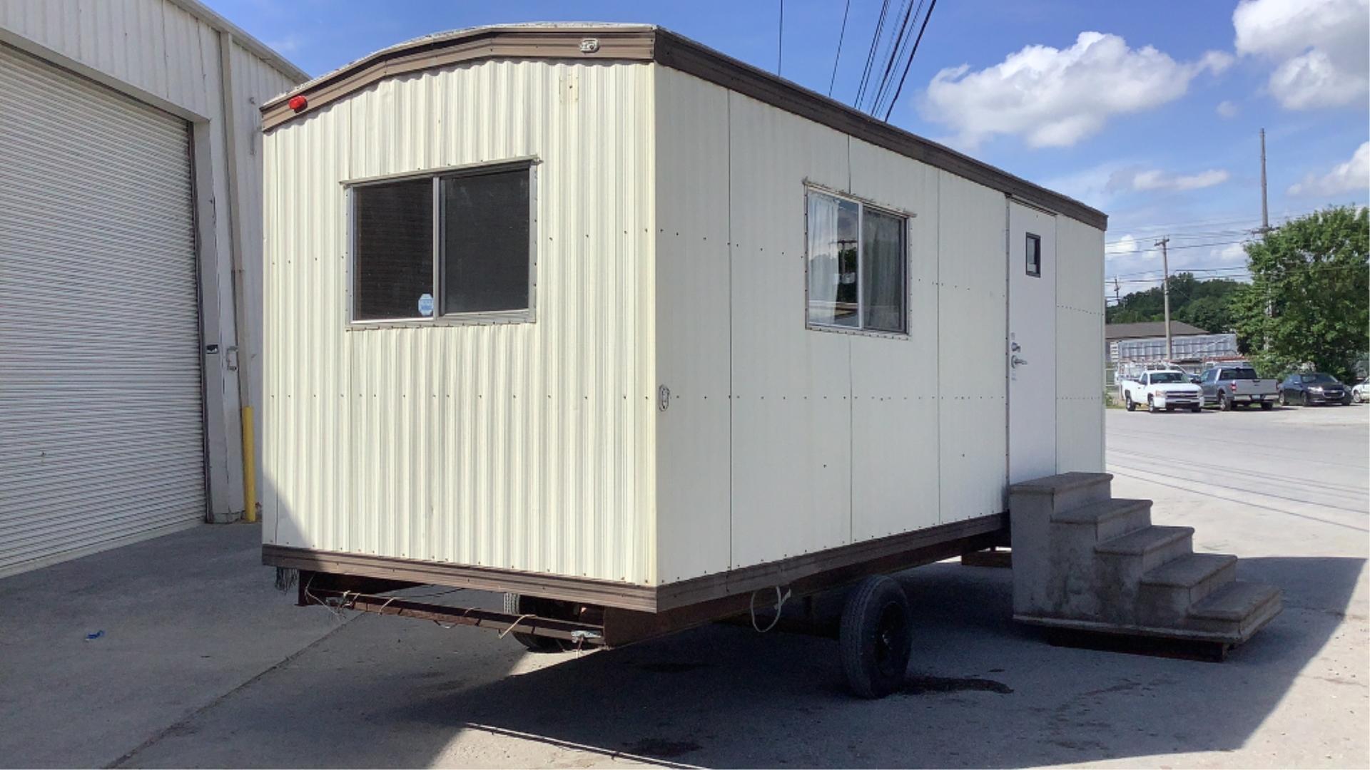 2001 King's Custom Builders 20' Mobile Office Trai