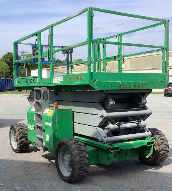 2011 Genie Scissor Lift GS-4390