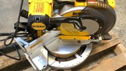 DeWalt 12" Double Bevel Compound Miter Saw DWS716