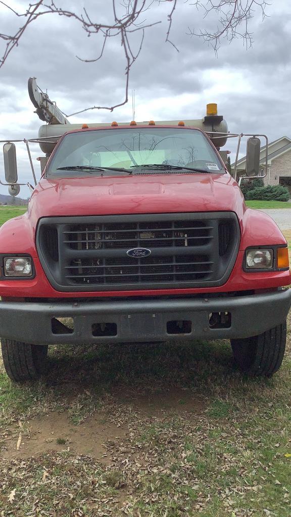 2000 Ford F-650 XL SuperDuty 4X2