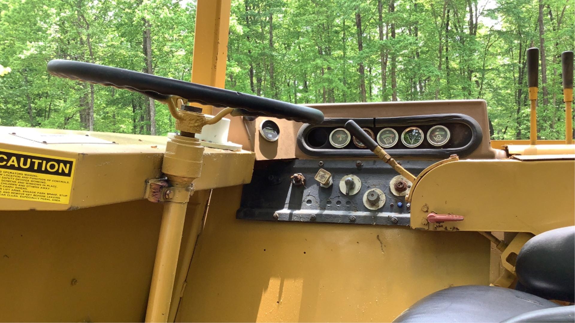 Caterpillar Self Loader Scraper 613B