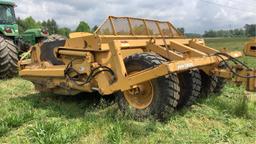 John Deere 12’ Hydraulic Scraper Attachment 1812C