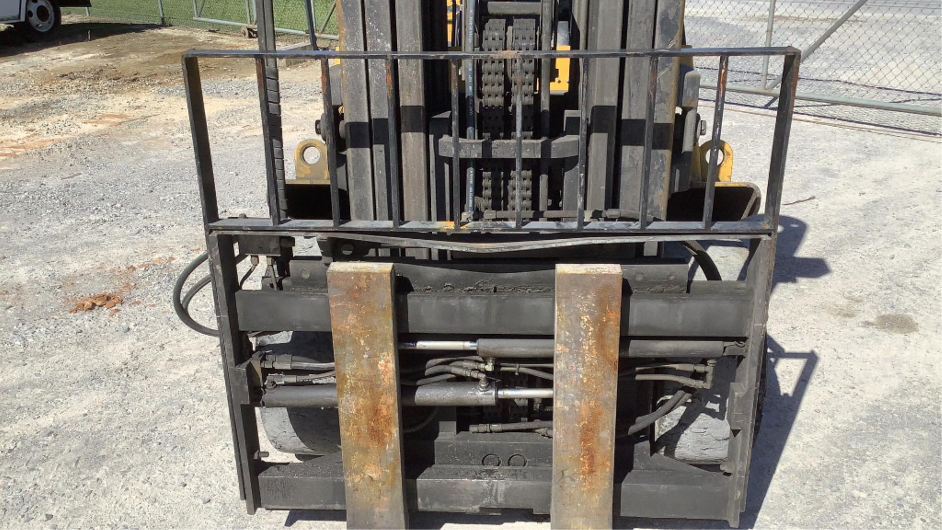 Yale 13,700Lb Propane Forklift GLC155CANGBE098