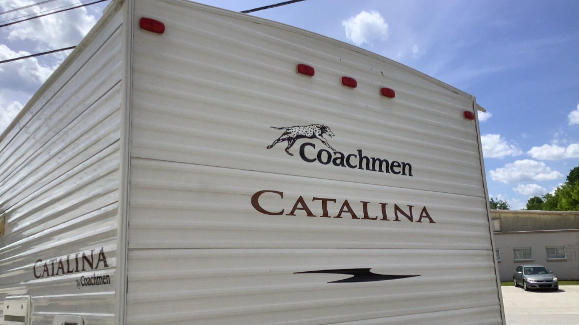 2011 Coachmen 23’ Camper Trailer Catalina