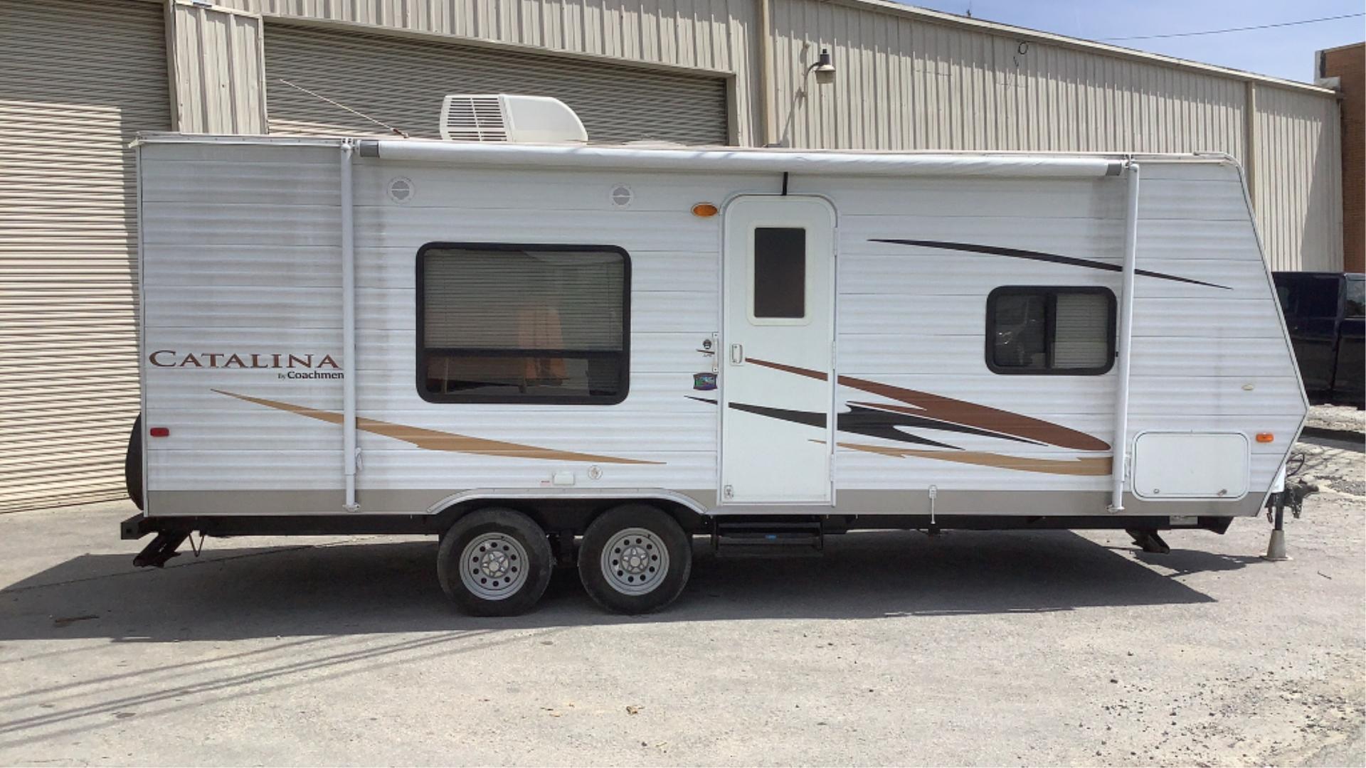 2011 Coachmen 23’ Camper Trailer Catalina