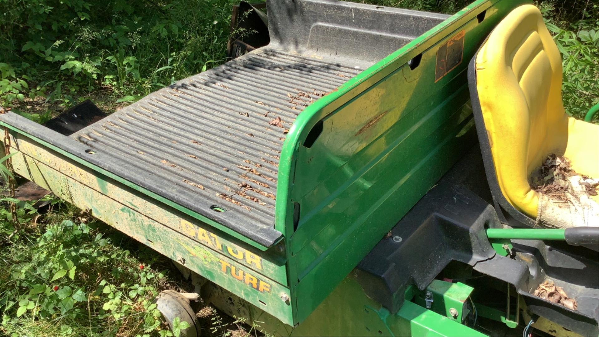 John Deere Gator XUV