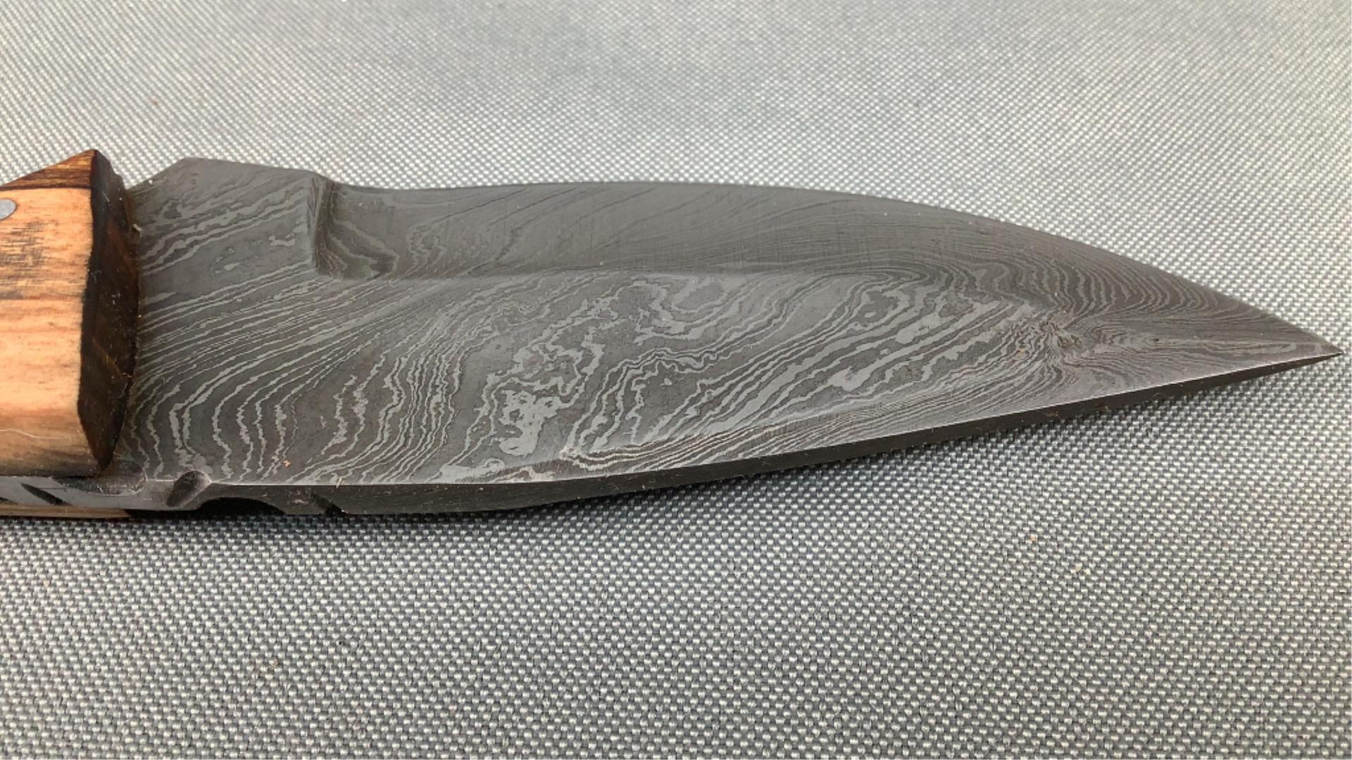 Custom Handmade Damascus Steel Knife