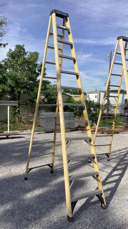 GreenBull 12' Fiberglass Step Ladder