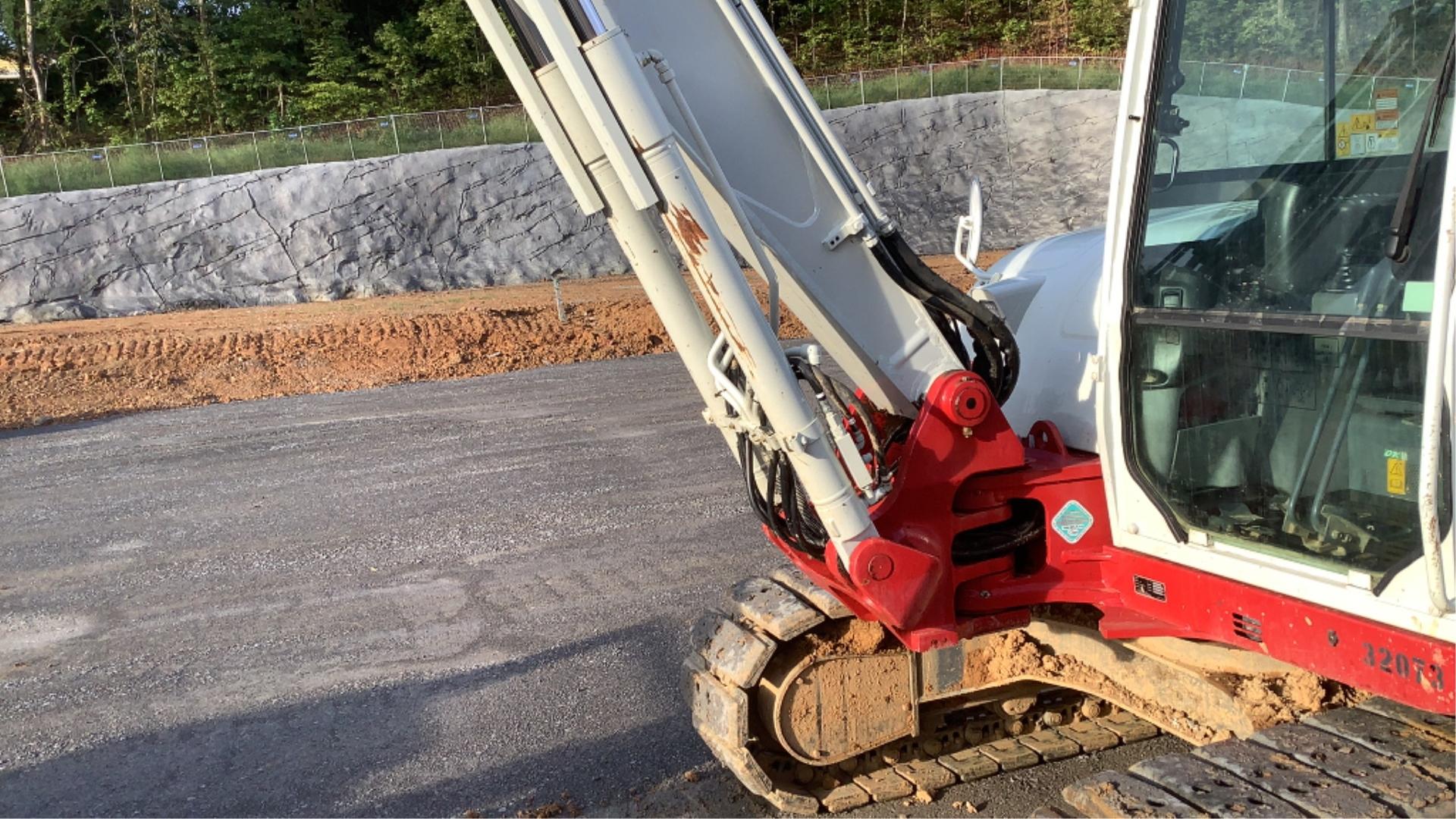 2019 Takeuchi Mini Excavator TB290