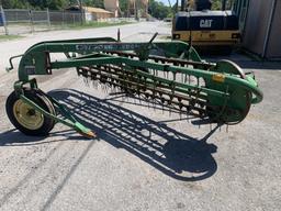 John Deere Hay Rake 672