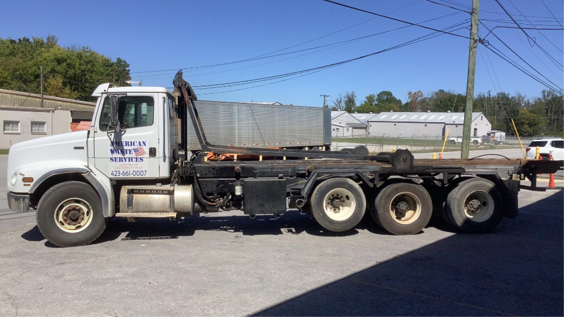 2002 Freightliner FL112 Roll-Off Truck 8X6