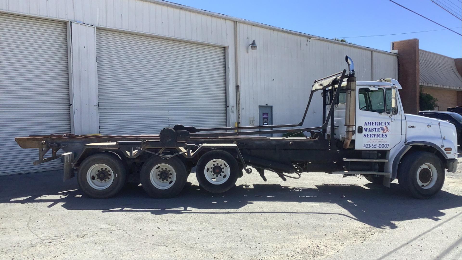 2002 Freightliner FL112 Roll-Off Truck 8X6