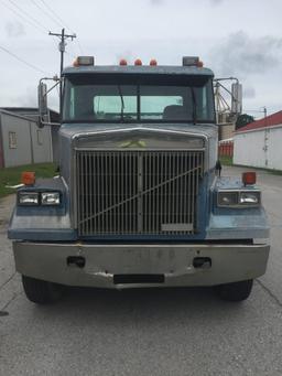 1991 Volvo/White/GMC WCM64T Semi Truck 6X4