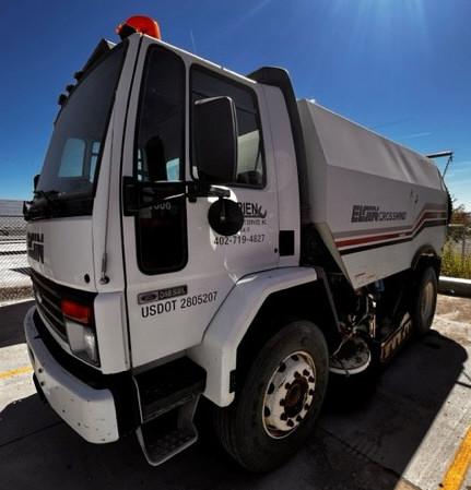 1990 Ford CF7000 Sweeper Truck 4X2