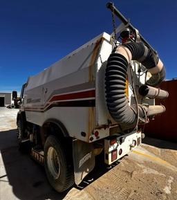 1990 Ford CF7000 Sweeper Truck 4X2