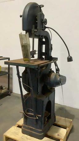 Walker Turner 16" Vertical Bandsaw