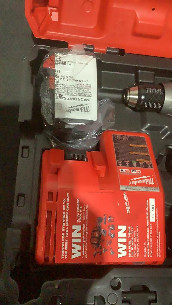 Milwaukee 18v Hammer Drill Kit 2704-20