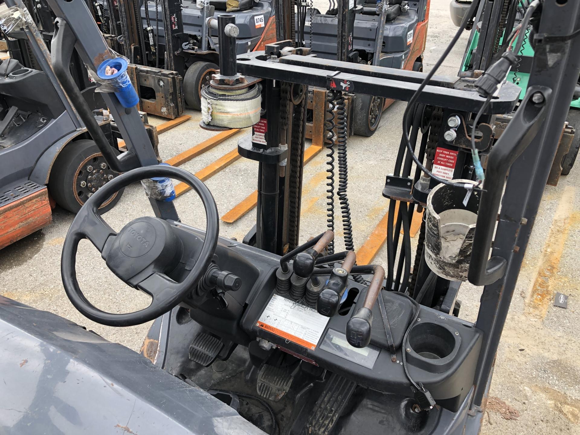 2008 Toyota 4700Lb LP Forklift 8FGCU25