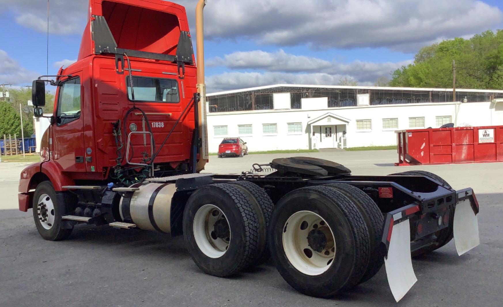 2017 Volvo VNM Road Tractor 6x4