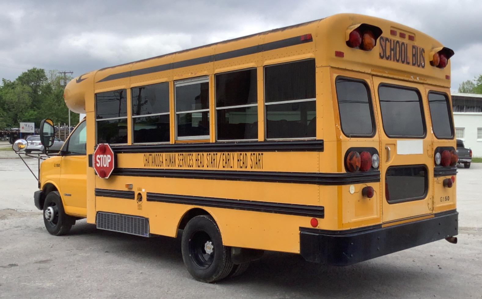 2003 Chevrolet Express 3500 Short School Bus 4x2