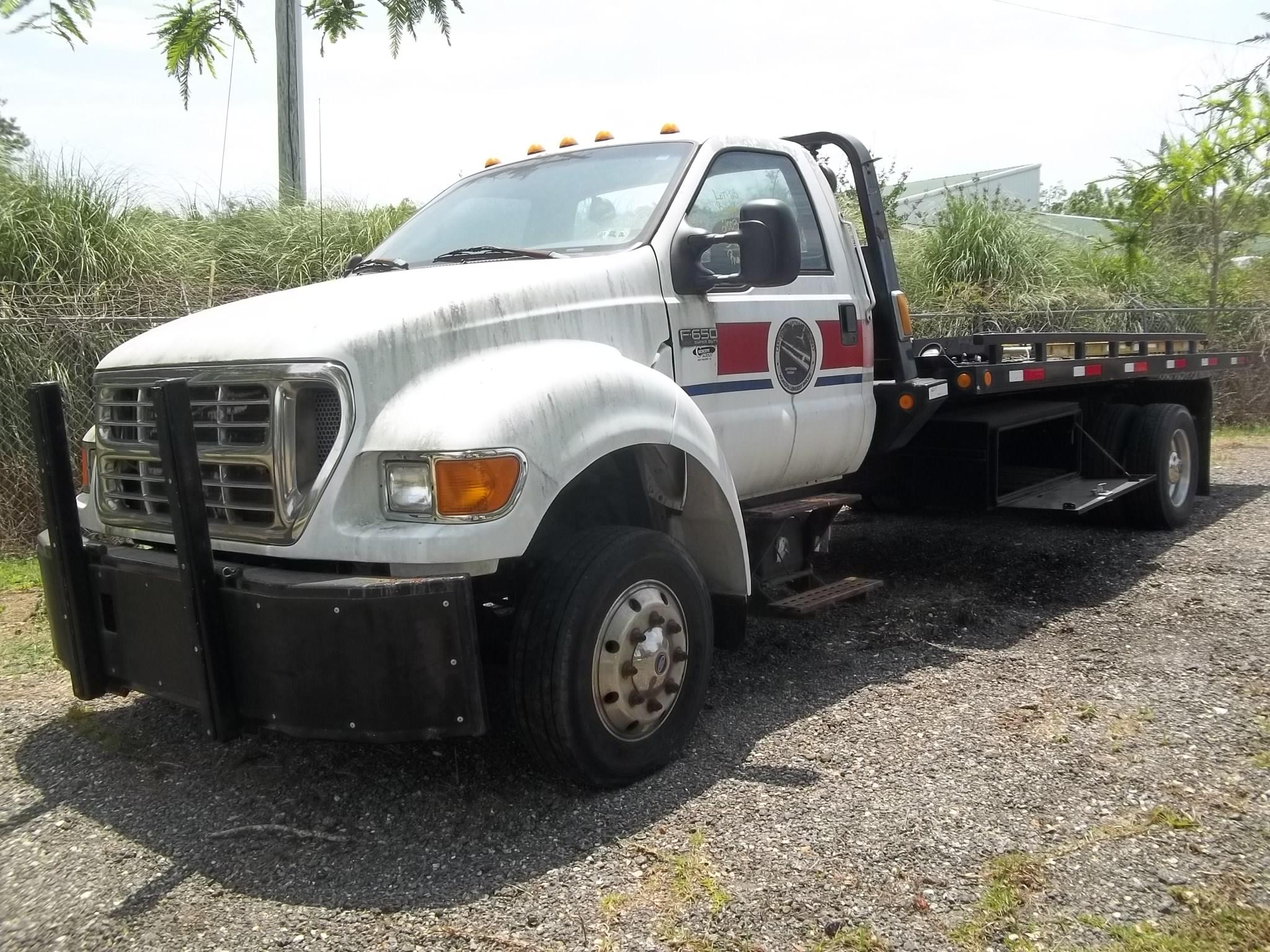 2003 Ford F650 Flat Bed Wrecker