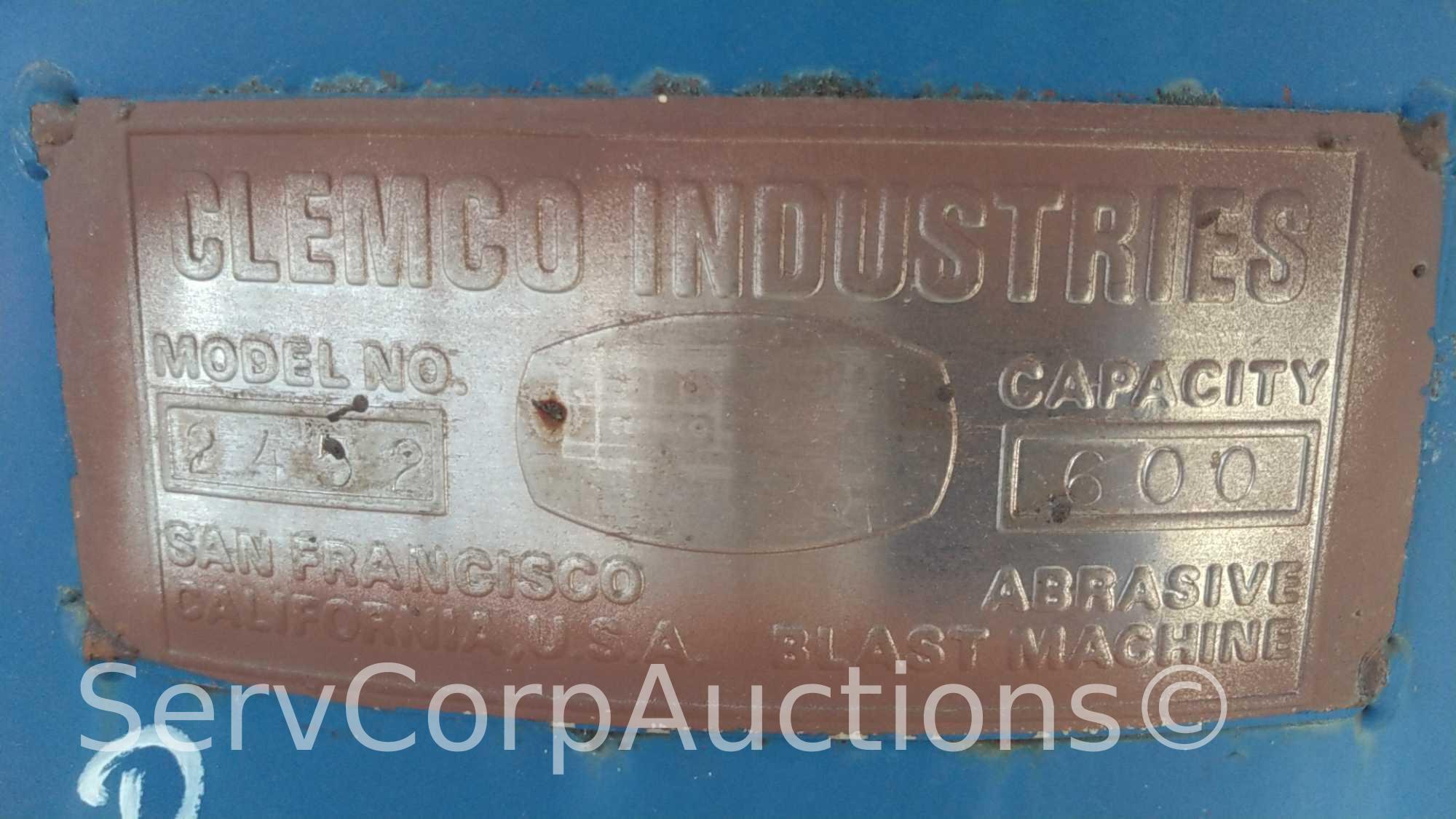 Clemco Industries 2452 Abrasive Blast Machine, 600 Capacity