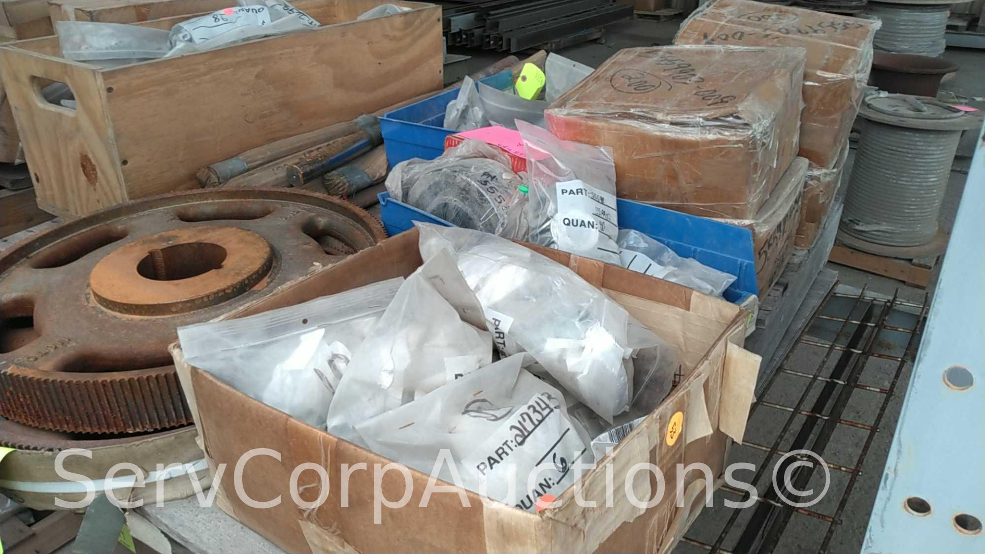 Lot on Pallet: Pipe Clamps, Spackets, Lock Washers, Washers, Hydraulic Hose Fittings, Threaded