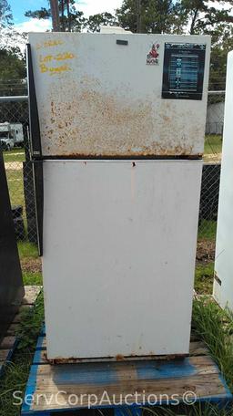 Amana Refrigerator