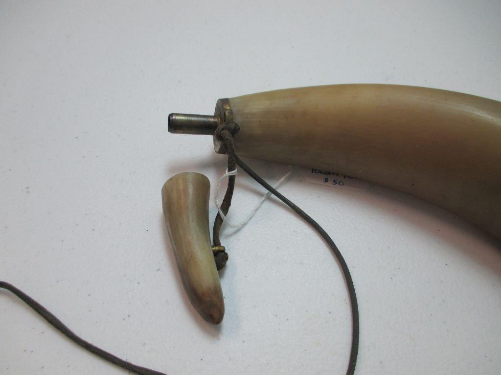 JR-2 1800's Buffalo Horn black powder horn. This item is in excellent condition and would make great