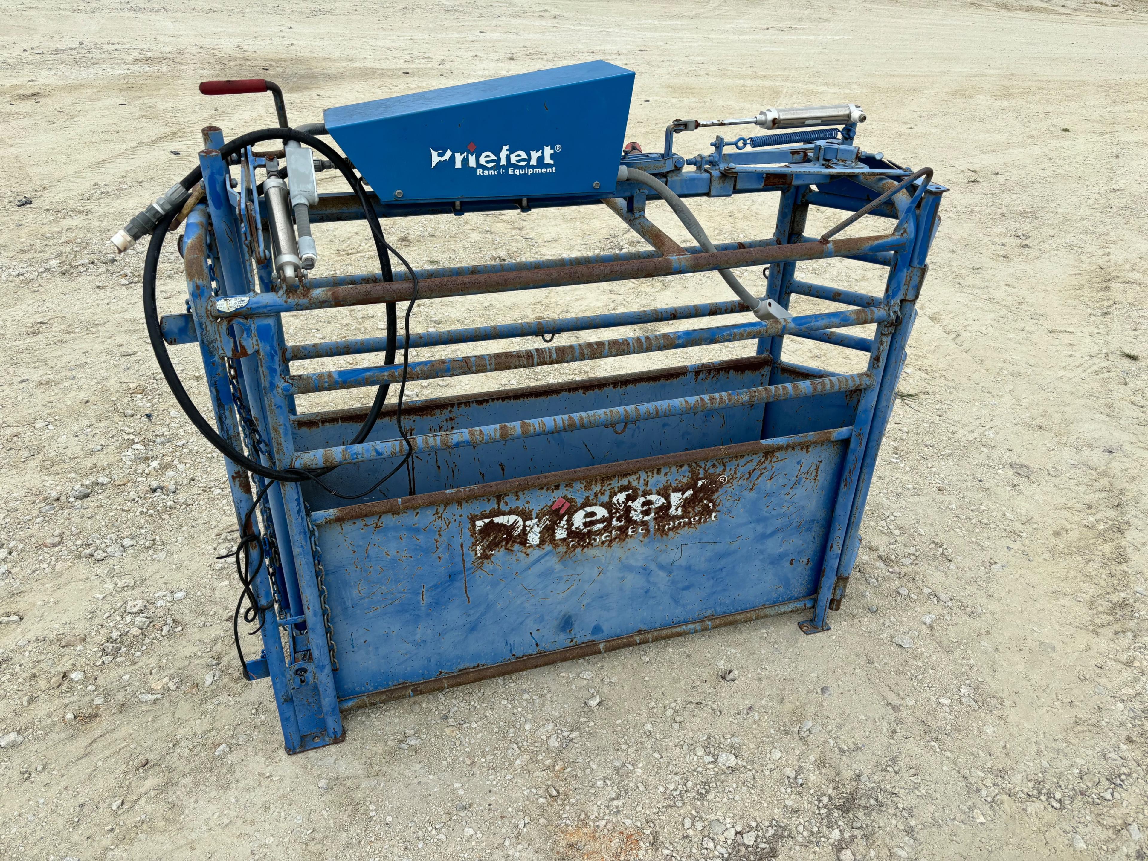 Priefert Fully Automatic Calf Roping Chute