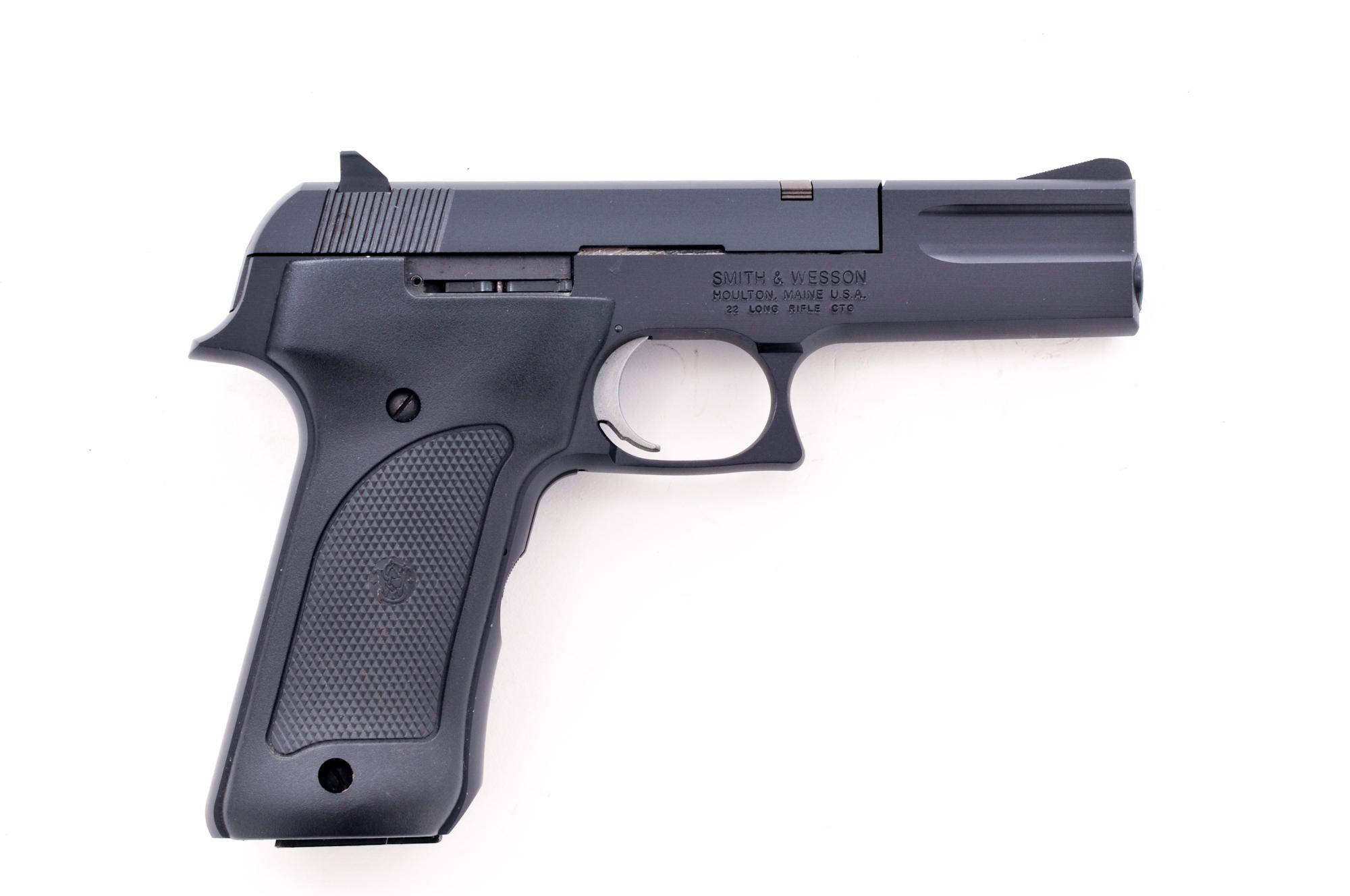 S&W Model 422 Semi-Automatic Pistol