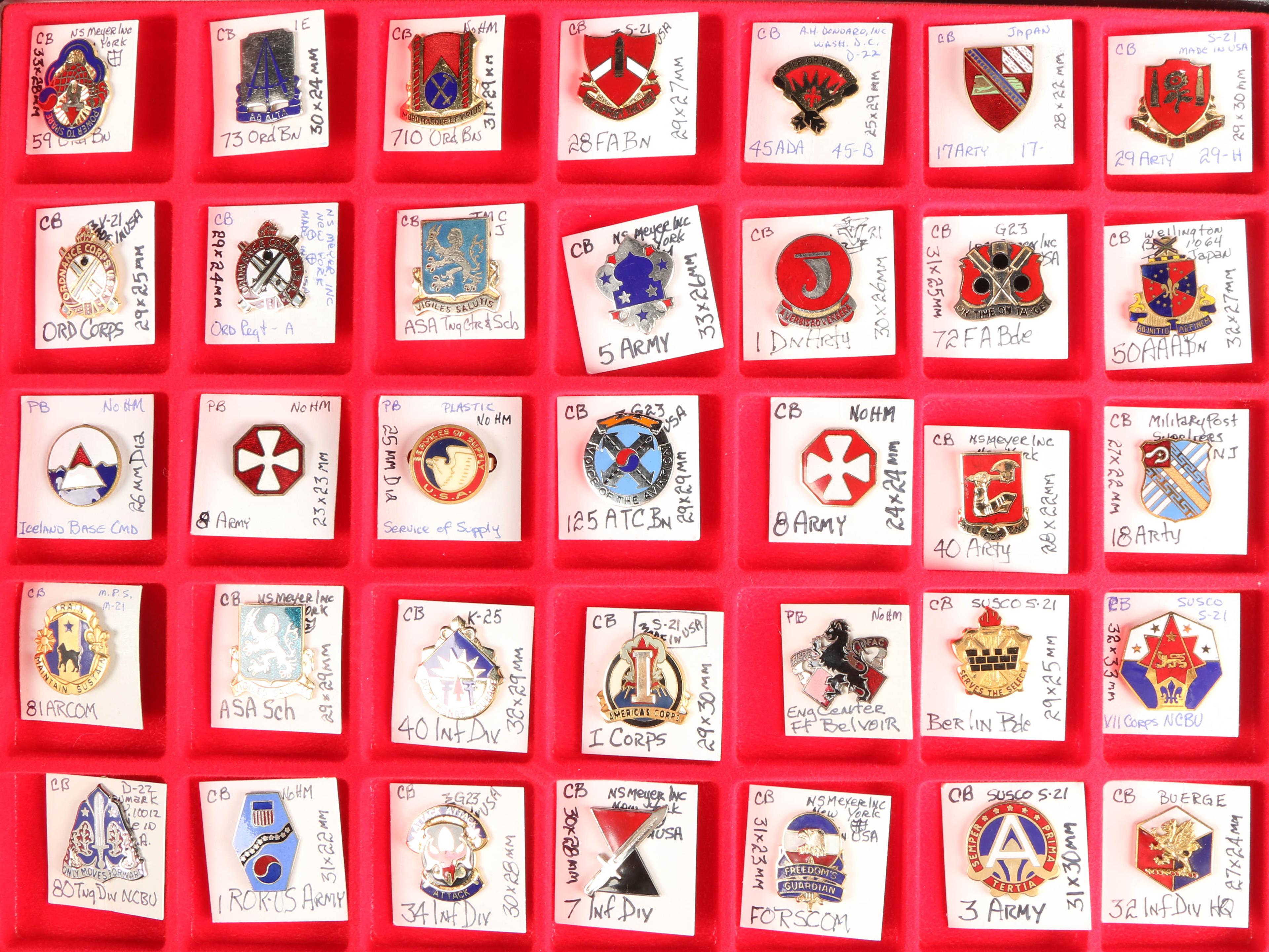 Military Pins (35)