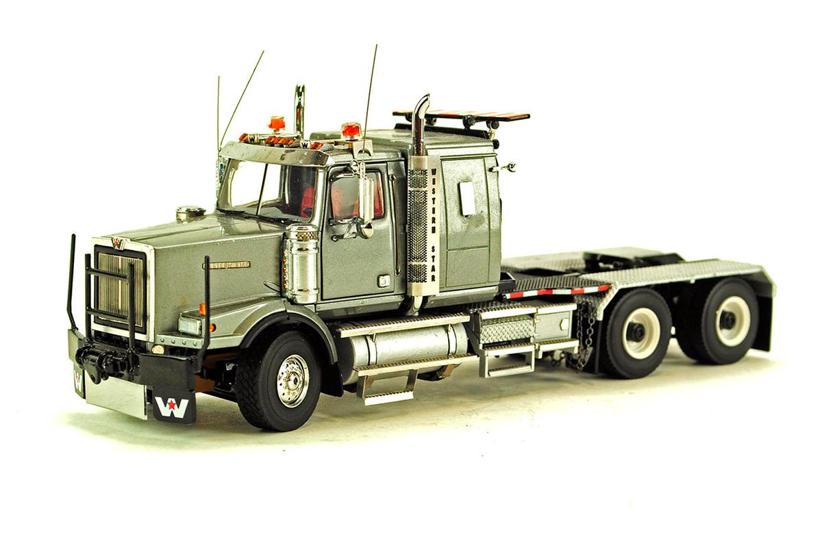 Western Star 4964 SX-1 Heavy Tractor - Silver