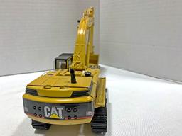 Caterpillar 385CL Excavator - 1:48