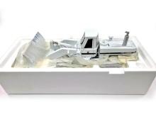 International 560 Pay Loader - 1:25 - White